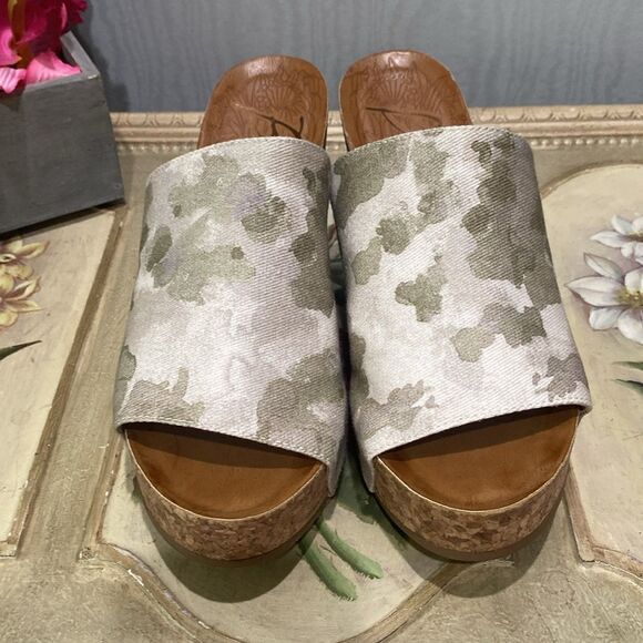 Blowfish Malibu Haxy Band Camo Cork Wedges Sz 10 - Picture 7 of 12